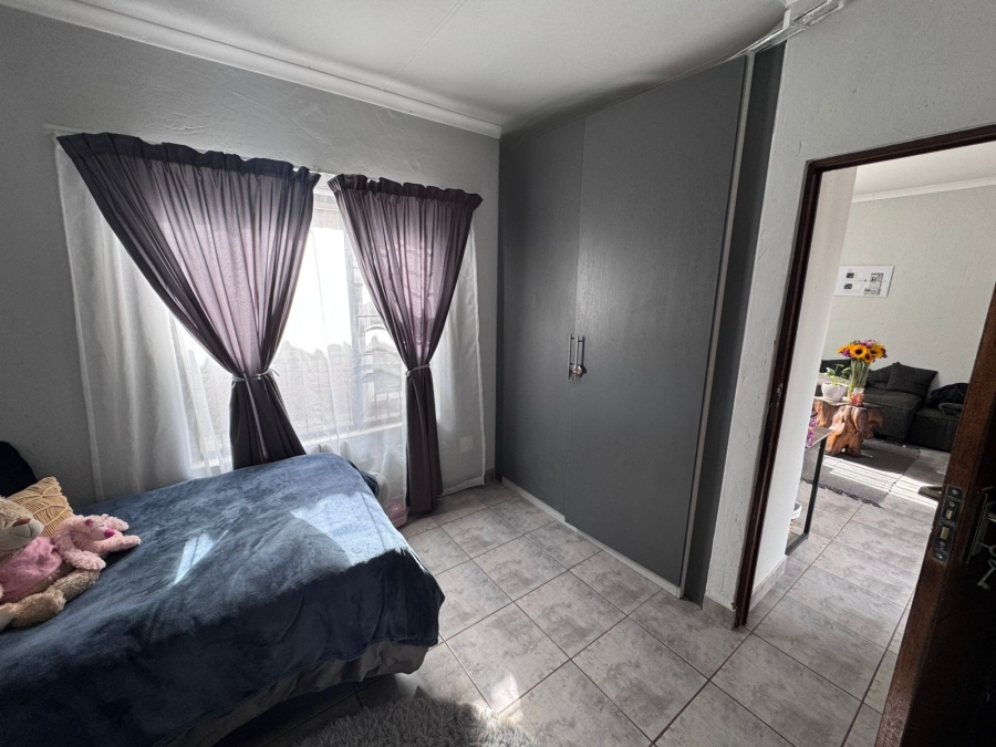 1 Bedroom Property for Sale in Kannoniers Park North West